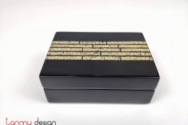 Black name card box with eggshells